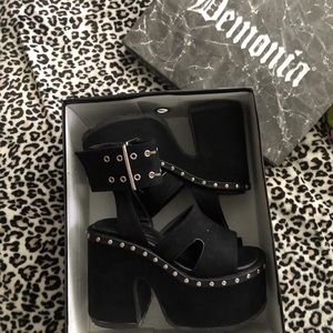 Demonia platforms